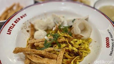 Huahh! Tersambar Pedasnya Mee Pok buatan Chef Singapura