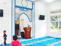 Potret Nyamannya Masjid Sejuta Pemuda, Ramah Musafir - Kucing