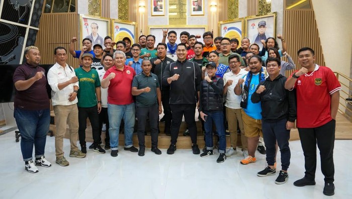 Menpora Dito Ariotedjo saat menerima PN-SSI di Media Center Kemenpora Senayan, Jakarta.