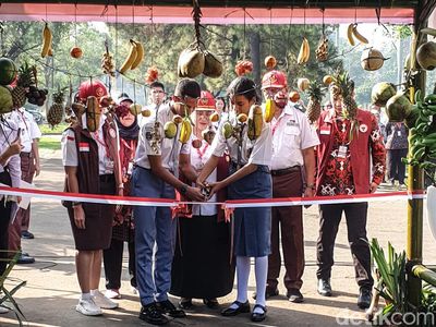 Momen 76 Calon Paskibraka Jalani Tantingan di Cibubur