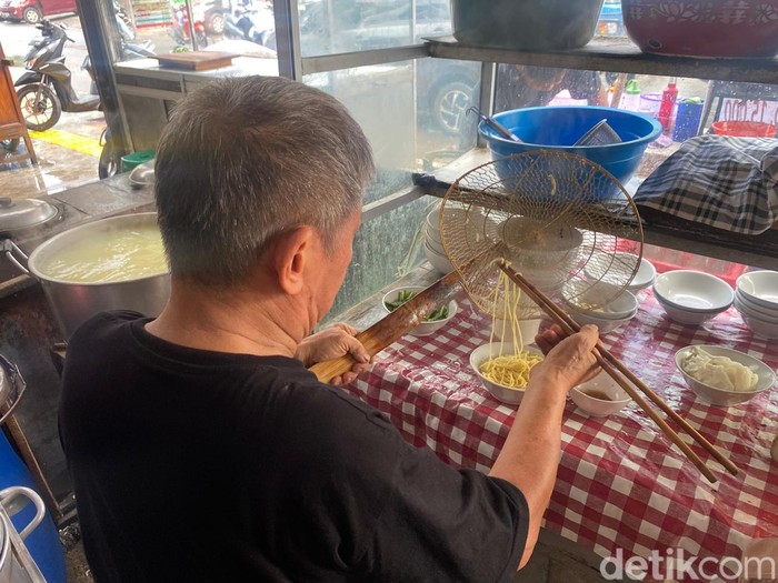 Nostalgia di Kedai Mie 43 Tahun, Ada Kwetiau dan Mie Goreng Jumbo