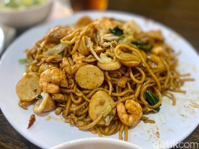 Nostalgia di Kedai Mie 43 Tahun, Ada Kwetiau dan Mie Goreng Jumbo