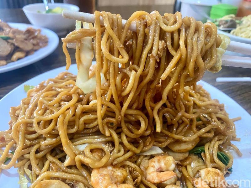 Nostalgia di Kedai Mie 43 Tahun, Ada Kwetiau dan Mie Goreng Jumbo