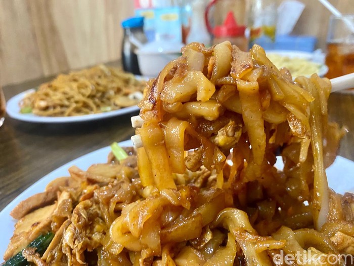 Nostalgia di Kedai Mie 43 Tahun, Ada Kwetiau dan Mie Goreng Jumbo