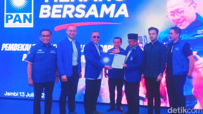 PAN berikan surat rekomendasi usung Maulana-Diza di Pilwako Jambi 2024.