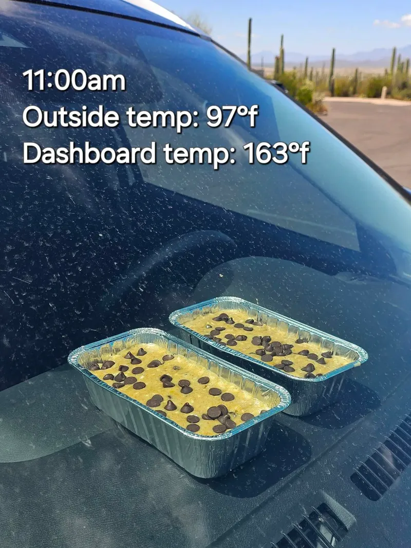 Panggang Banana Bread dalam Mobil di Tengah Suhu 99 Celsius, Ini Hasilnya!
