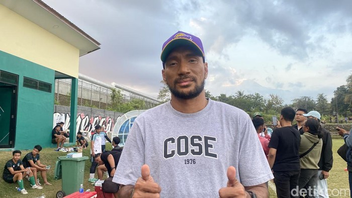 Manajer PSS Sleman, Leonard Tupamahu saat ditemui di Lapangangan Pakembinangun, Sleman, Jumat (12/7/2024).