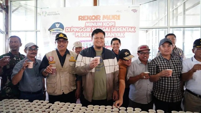 Pemkab Banyuasin gelar minum kopi bareng di pinggir sungai dukung pemecahan rekor MURI