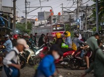 Perlintasan Sebidang Kereta Api di Roxy Bakal Ditutup