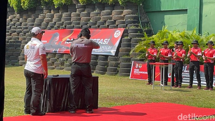 Polri menggelar lomba menembak bertajuk Kapolri Cup 2024 di Lapangan Tembak Senayan. Acara dibuka Kapolri Jenderal Listyo Sigit Prabowo dengan aksi menembak. (Rumondang N/detikcom)