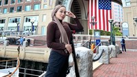 Terry Putri lama tak terlihat di layar kaca. Artis dan presenter ini sekarang tinggal di Amerika Serikat (AS) bersama sang suami, Derly Darmawan.  Foto: Instagram Terry Putri