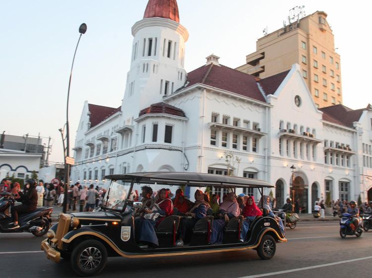 Serunya Keliling Kota Lama Surabaya Naik Mobil Listrik Wisata Toer Wagen
