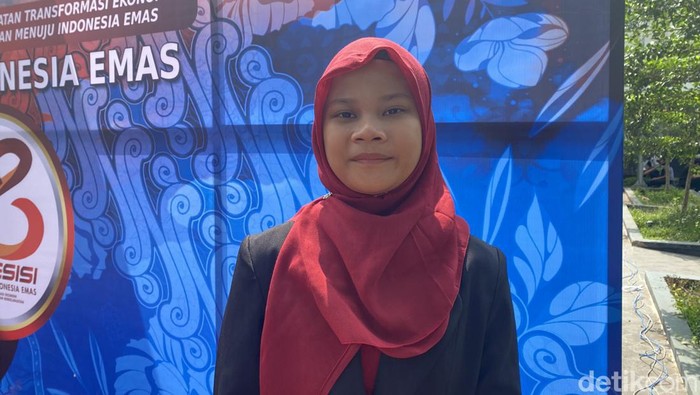 Syifa Aulia penyanyi disabilitas asal Sukabumi.