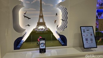 Kita bisa mencoba langsung fitur baru Galaxy AI di toko ini. Foto: detikINET/Adi Fida Rachman