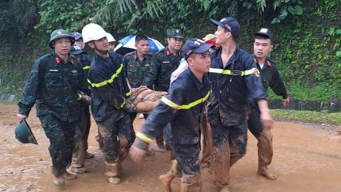 Tragedi Memilukan: Korban Tewas Longsor Timbun Mobil di Vietnam Meningkat Menjadi 11