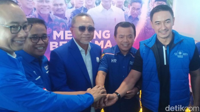 Zulhas- Al Haris, Zumi Zola serta Edy Soeparno dan Bakri bersatu menangkan Pilkada Jambi.