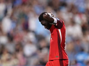 Alphonso Davies Mau Panenka Kayak Messi, Eh Gagal Juga