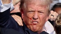 Berdasarkan keterangan berbagai sumber, penembak berada di luar lokasi kampanye Trump. Dua dari sumber tersebut mengatakan penembak berada di atap, di luar lokasi.