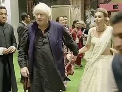 Mantan PM Inggris Boris Johnson Hadiri Pesta Ambani, Disebut Mirip Shrek