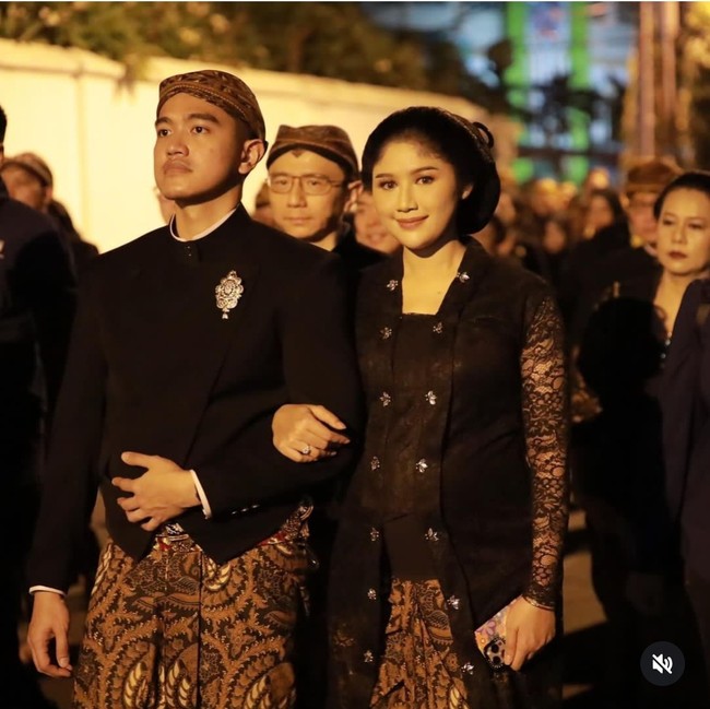 Wajah Erina tampak juga segar dengan pulasan makeup natural flawless. Babybump di perutnya pun terlihat mengisyaratkan dirinya yang tengah hamil. Foto: Dok. Instagram Erina Gudono