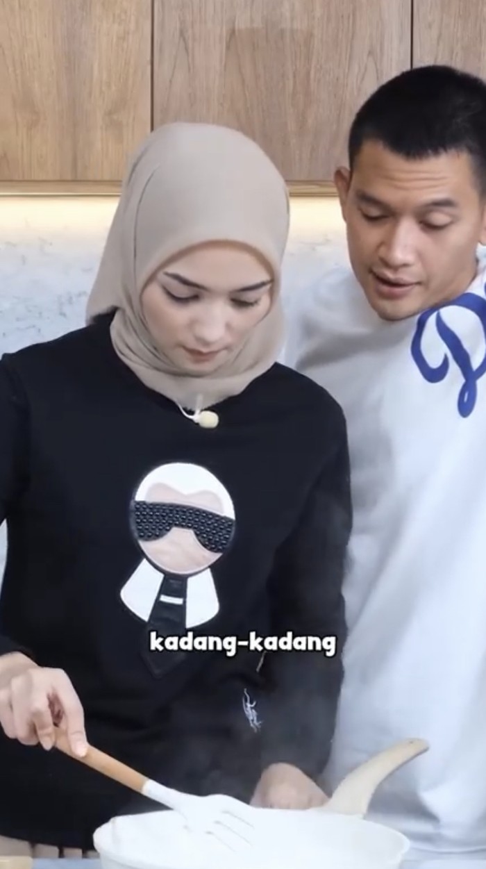 Harmonisnya Citra Kirana Saat Makan Bareng Keluarga Harmonisnya Citra Kirana Saat Makan Bareng Keluarga