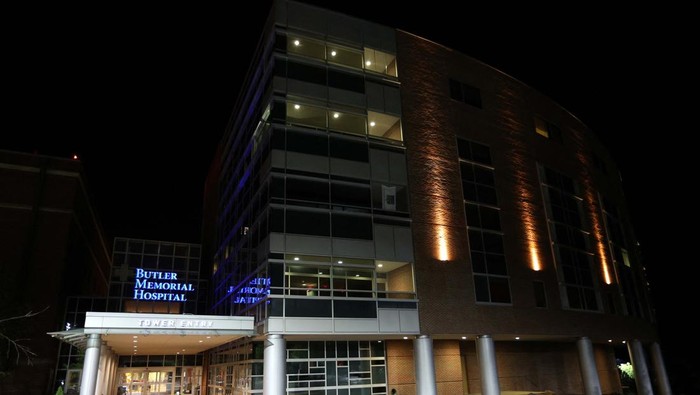 After gunfire rang out during a campaign rally by Republican presidential candidate and former U.S. President Donald Trump, Trump was taken to Butler Memorial Hospital in Butler, Pennsylvania, U.S. July 13, 2024. REUTERS/Aaron Josefczyk