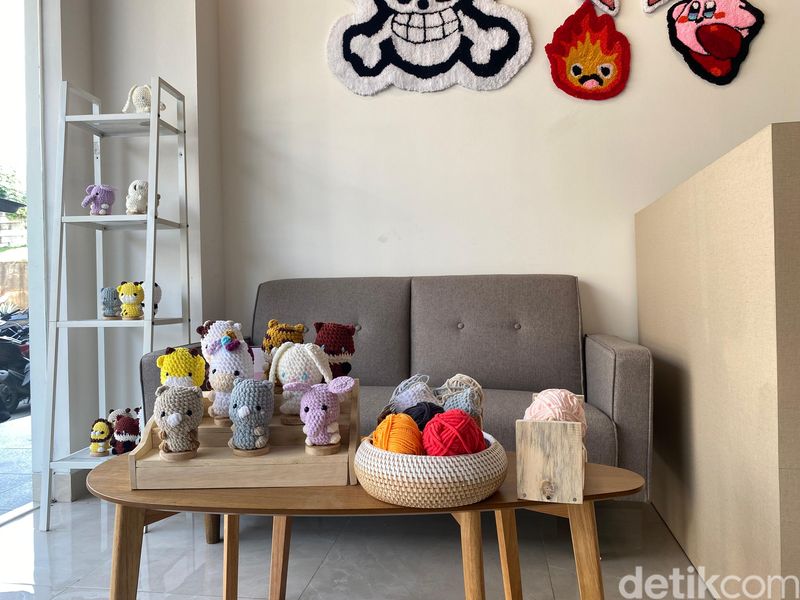 Crochet Cafe & Tufting yang punya aktivitas merajut seru sambil nongkrong