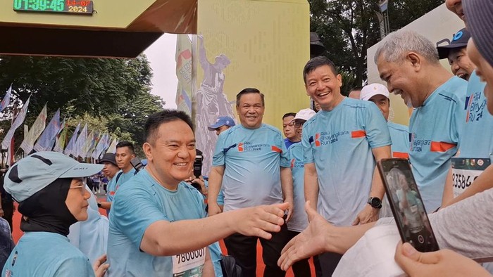 Kapolda dan Pj Gubernur SF Hariyanto melepas peserta Riau Bhayangkara Run