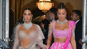 Foto: Adu Gaya Seksi Kim dan Khloe Kardashian di Hari Ke-2 Pernikahan Ambani
