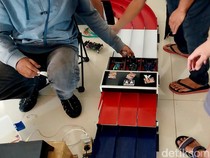 Ketelatenan Anggota Komunitas Tamiya Arek Malang Utak-Atik Mini 4WD