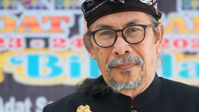 Pengrakse Majelis Adat Sasak MAS Dr. H. L. Sajim Sastrawan, MH