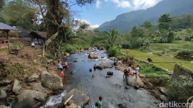 Lobang Timah Sungai Cibaruyan Ciamis