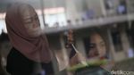 Momen Anggota Paskibraka Pusat Potong Rambut