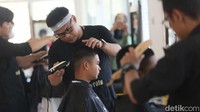 Peringatan Hari Ulang Tahun (HUT) ke-79 Republik Indonesia (RI) tahun 2024 akan berlangsung istimewa. Bagaimana tidak, tahun ini akan menjadi pertama kalinya upacara peringatan dilakukan di Ibu Kota Nusantara (IKN).