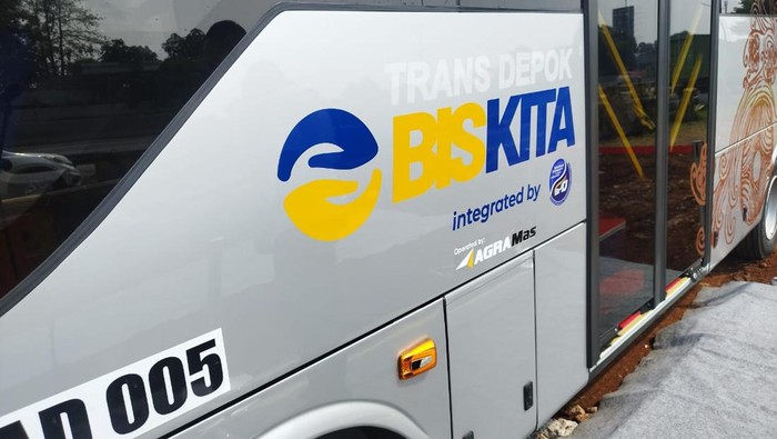 Menteri Perhubungan Budi Karya Sumadi meluncurkan layanan Biskita Trans Depok. Layanan bus ini menyambungkan pusat kota Depok ke Stasiun LRT Harjamukti.