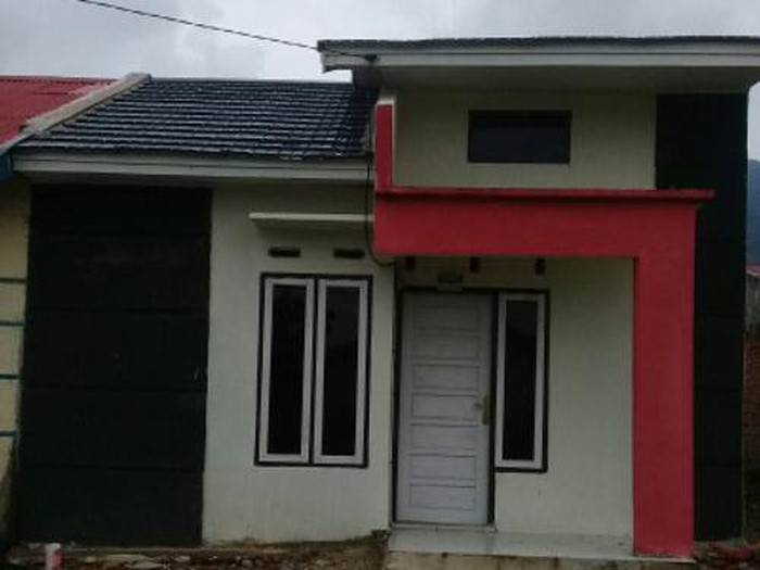 Penampakan rumah di Perum Gunung Selasih.
