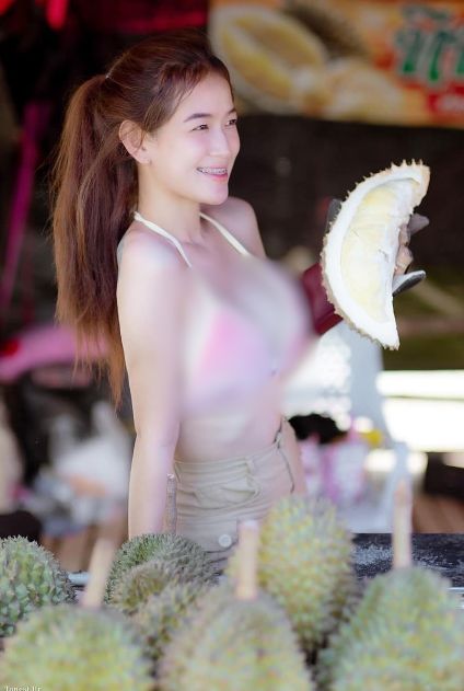 penjual durian seksi pakai bikini di Thailand