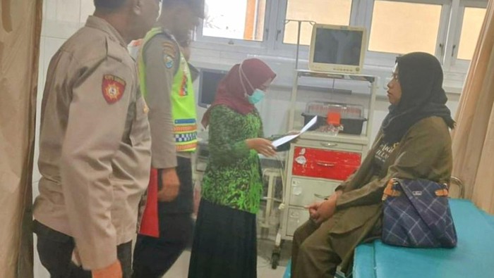 Perempuan Situbondo yang menjadi korban penganiayaan tetangga gegara masalah knalpot motor.