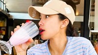 Momen membanggakan tersebut pun diungkapkan lewat Instagram. Ussy Sulistiawaty memang selalu membagikan kebersamaan dengan keluarga kecilnya. Foto: Instagram @ussyandhika