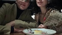 Ussy Sulistiawaty dan Andhika Pratama selama ini dikenal sebagai pasangan suami istri yang romantis. Terlihat dari momen dinner dalam rangka ulang tahun Ussy. Foto: Instagram @ussyandhika