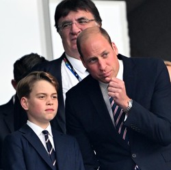 Pangeran George Magang Jadi Relawan, Bantu Pangeran William di Dapur Amal