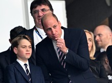 Pangeran George Magang Jadi Relawan, Bantu Pangeran William di Dapur Amal