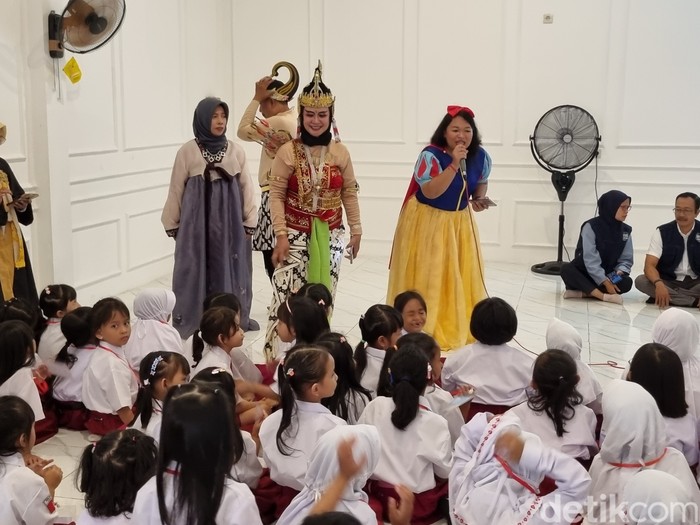 30 Ribu Siswa SD di Surabaya Ikut MPLS Hari Pertama