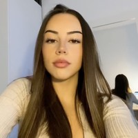 Alex Padila yang dikabarkan sebagai pacar Lamine Yamal masih berstatus sebagai siswa di Barcelona. Dia juga dikabarkan seumuran dengan Lamine yaitu berusia 17 tahun. Foto: Dok. TikTok