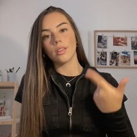 Alex Padilla dan Lamine Yamal hingga kini belum mengungkapkan ke media mengenai hubungan asmara mereka. Malah Alex memilih menonaktifkan akun Instagramnya setelah dirinya disorot sebagai pacar pesepakbola yang menyumbangkan satu gol saat Spanyol mengalahkan Prancis 2-1 di semifinal Euro 2024. Foto: Dok. TikTok