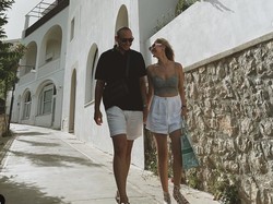 8 Foto Terbaru BCL dan Tiko Aryawardhana Bulan Madu di Capri, Kompak & Mesra