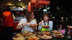 Kehebohan Mukbang Bella Kuku dan Gerry Girianza, Pasangan yang Doyan Pedas!
