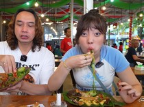 Kehebohan Mukbang Bella Kuku dan Gerry Girianza, Pasangan yang Doyan Pedas!
