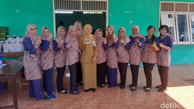 Bupati Demak Eisti'anah hadiri forum ulama dan umara tingkat Kecamatan Karangawen di Balai Desa Brambang, Senin (15/7/2024).