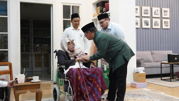 Bupati Kediri Silaturahmi ke Ponpes Al Falah, Gus Kautsar Beri Pujian